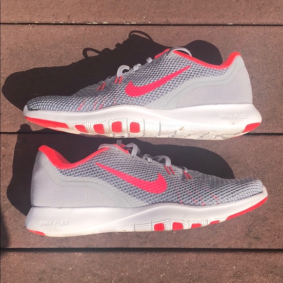 Nike Flex TR 17 Training Sneaker - Picture 6 of 8